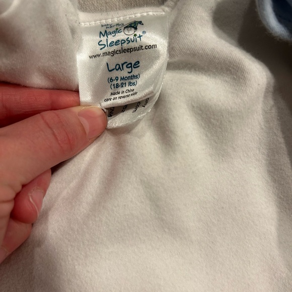 Baby Merlin Magic Sleepsuit large - Picture 4 of 5